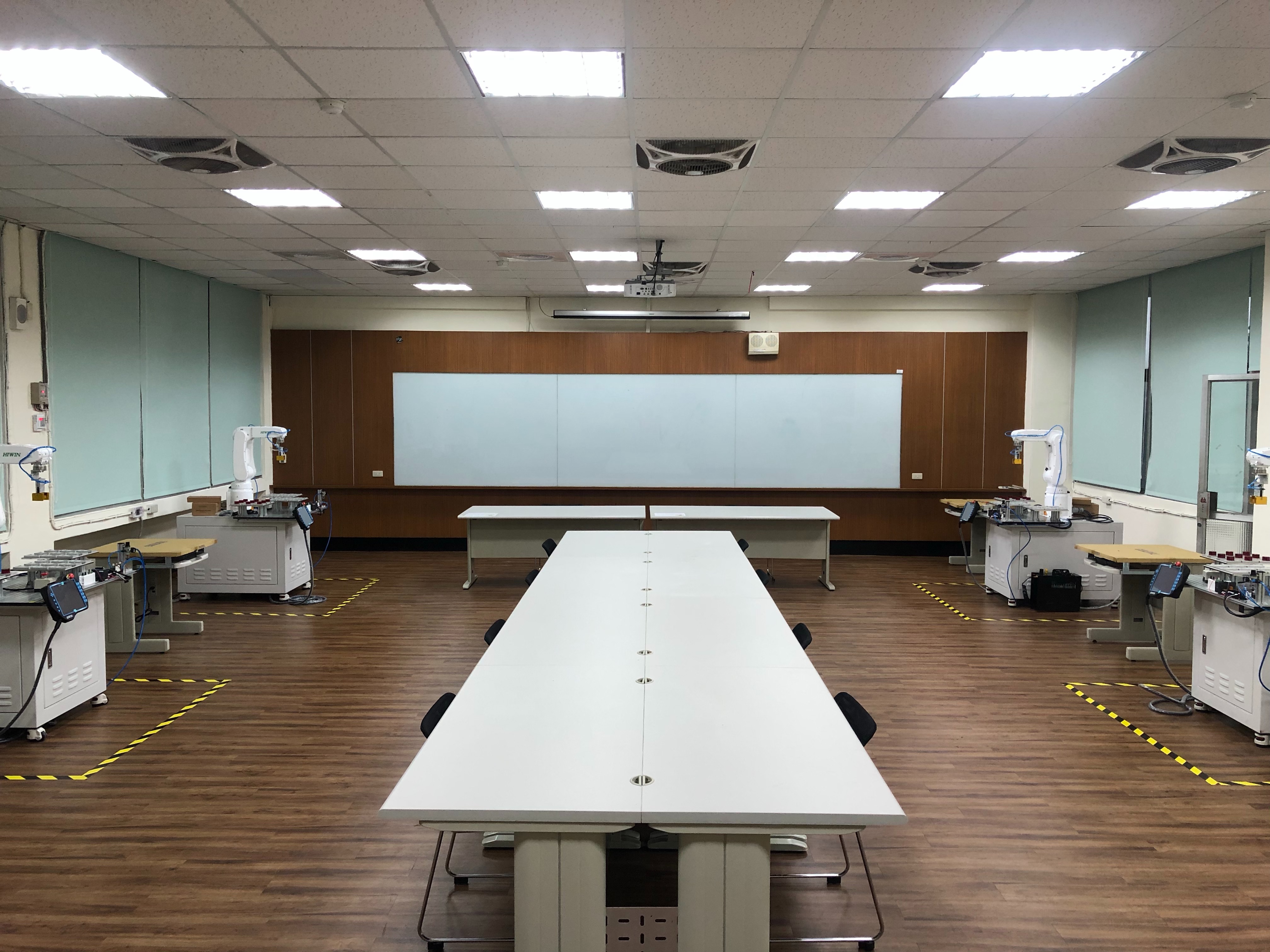 以台灣智慧自動化與機器人協會培育機器人工程師為例